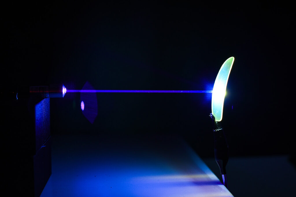 Computer glasses filtering blue light