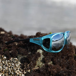 Adjustable fitover sunglasses